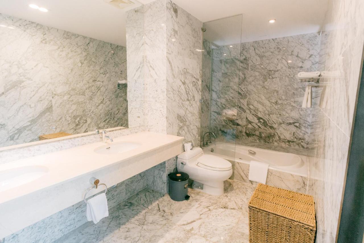 Blue Arch - Luxury Serviced Apartment In Central Saigon Ho Chi Minh-stad Buitenkant foto